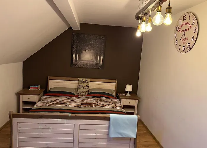 O Mansarda Intima :) - The Intimate Attic :)