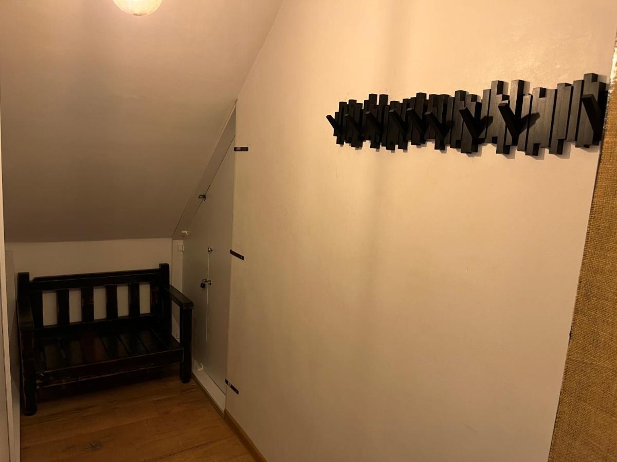 Apartment O Mansarda Intima :) - The Intimate Attic :) Bragadiru