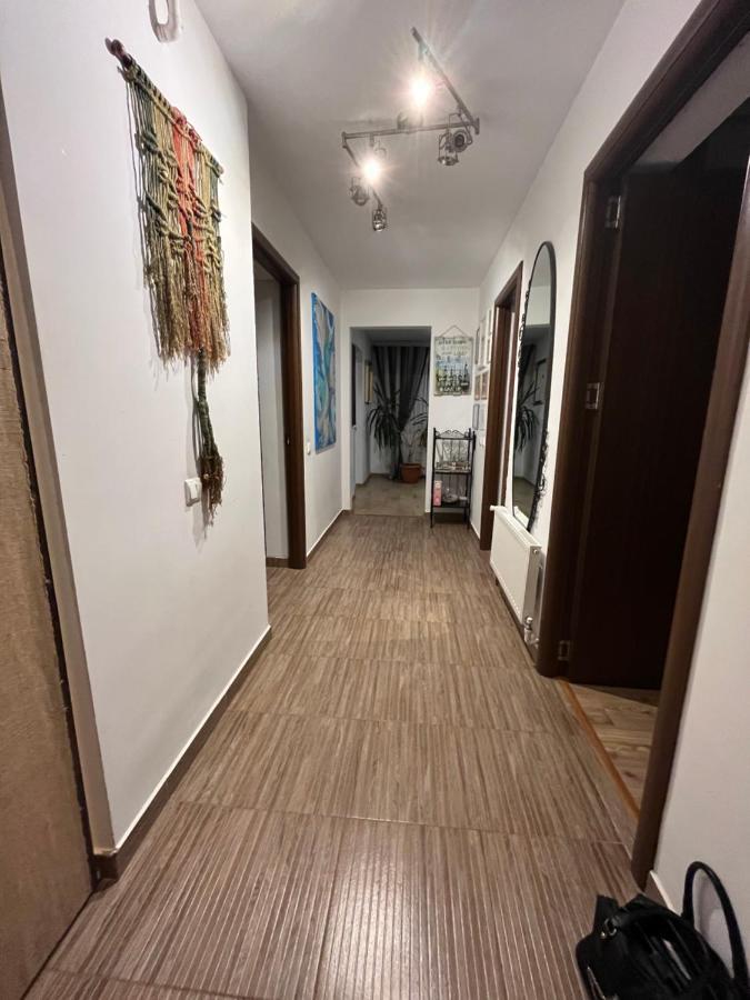 O Mansarda Intima :) - The Intimate Attic :) * Bragadiru
