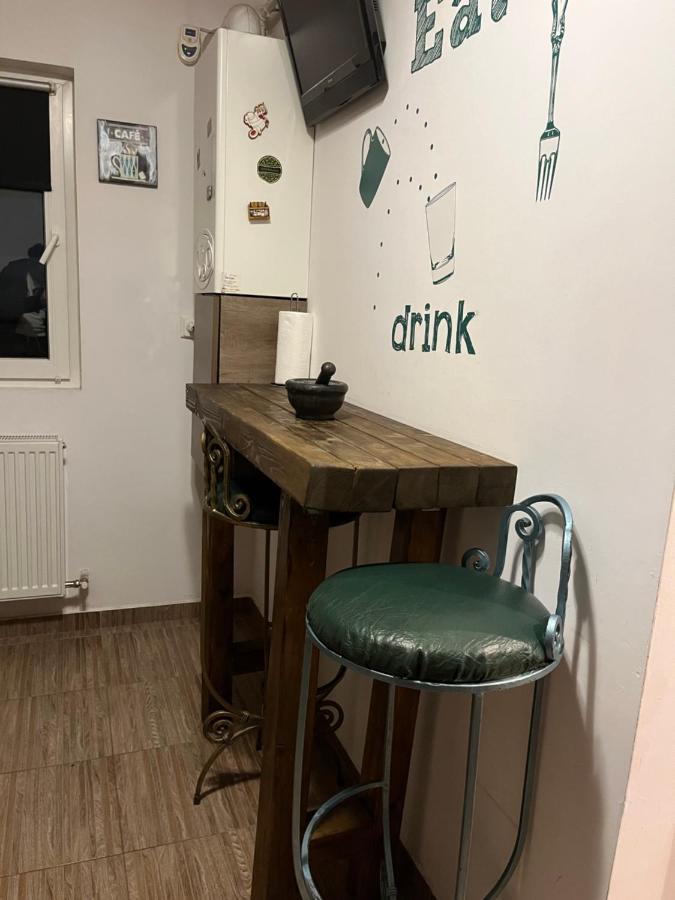 O Mansarda Intima :) - The Intimate Attic :) Apartment Bragadiru