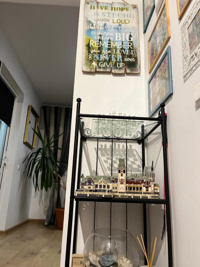 O Mansarda Intima :) - The Intimate Attic :) Bragadiru