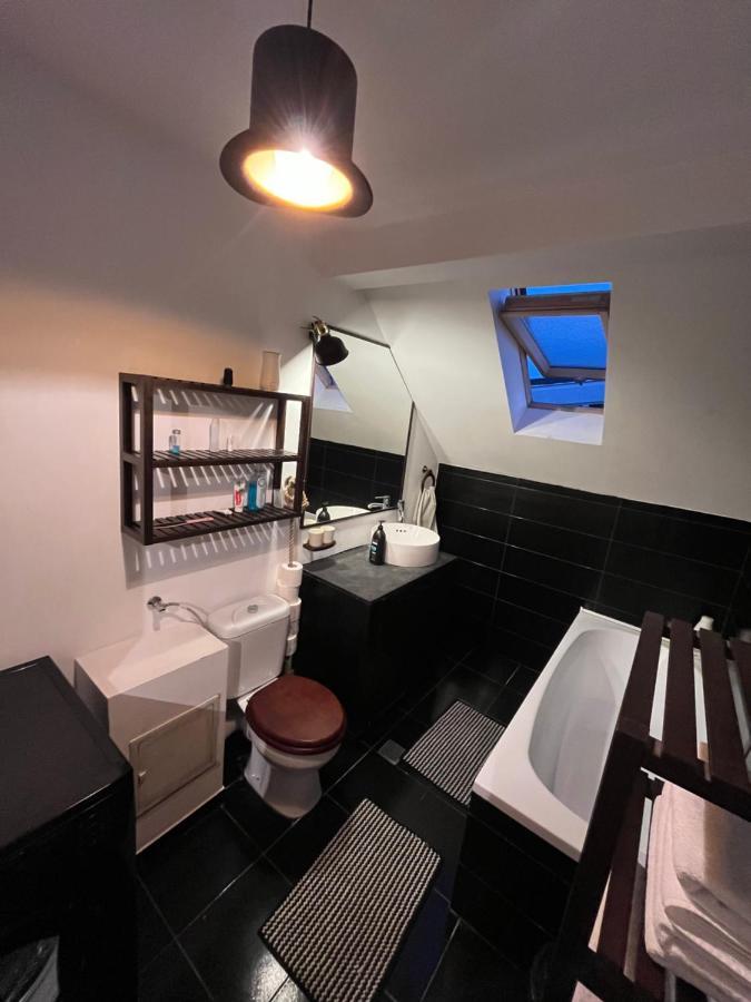 O Mansarda Intima :) - The Intimate Attic :) Apartment *