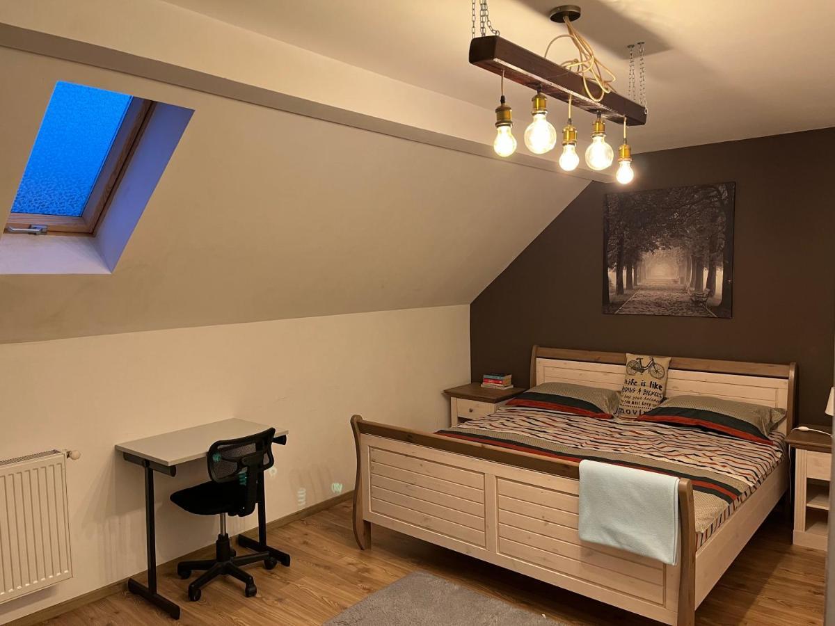 O Mansarda Intima :) - The Intimate Attic :)